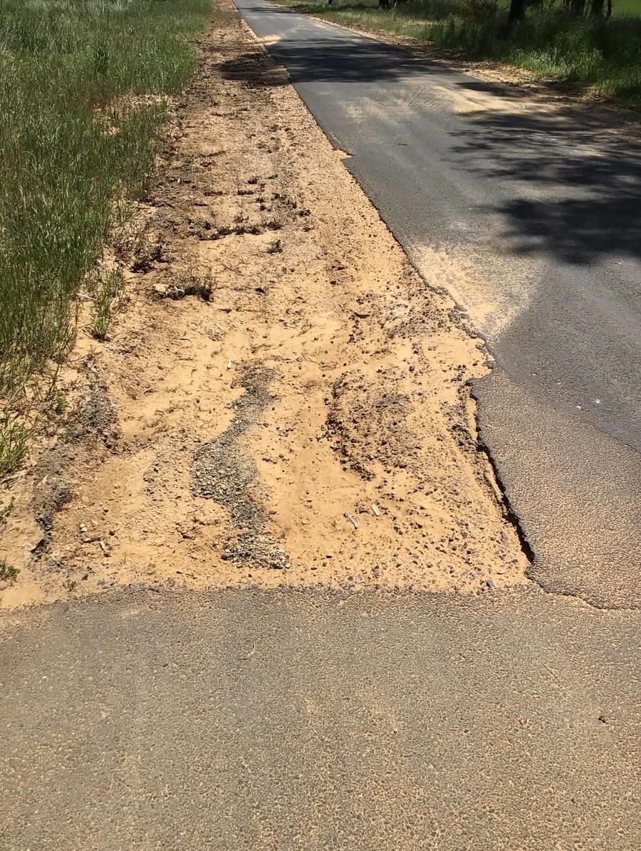Barkly-Navarre-Road-damaged-gravel-before1.jpeg