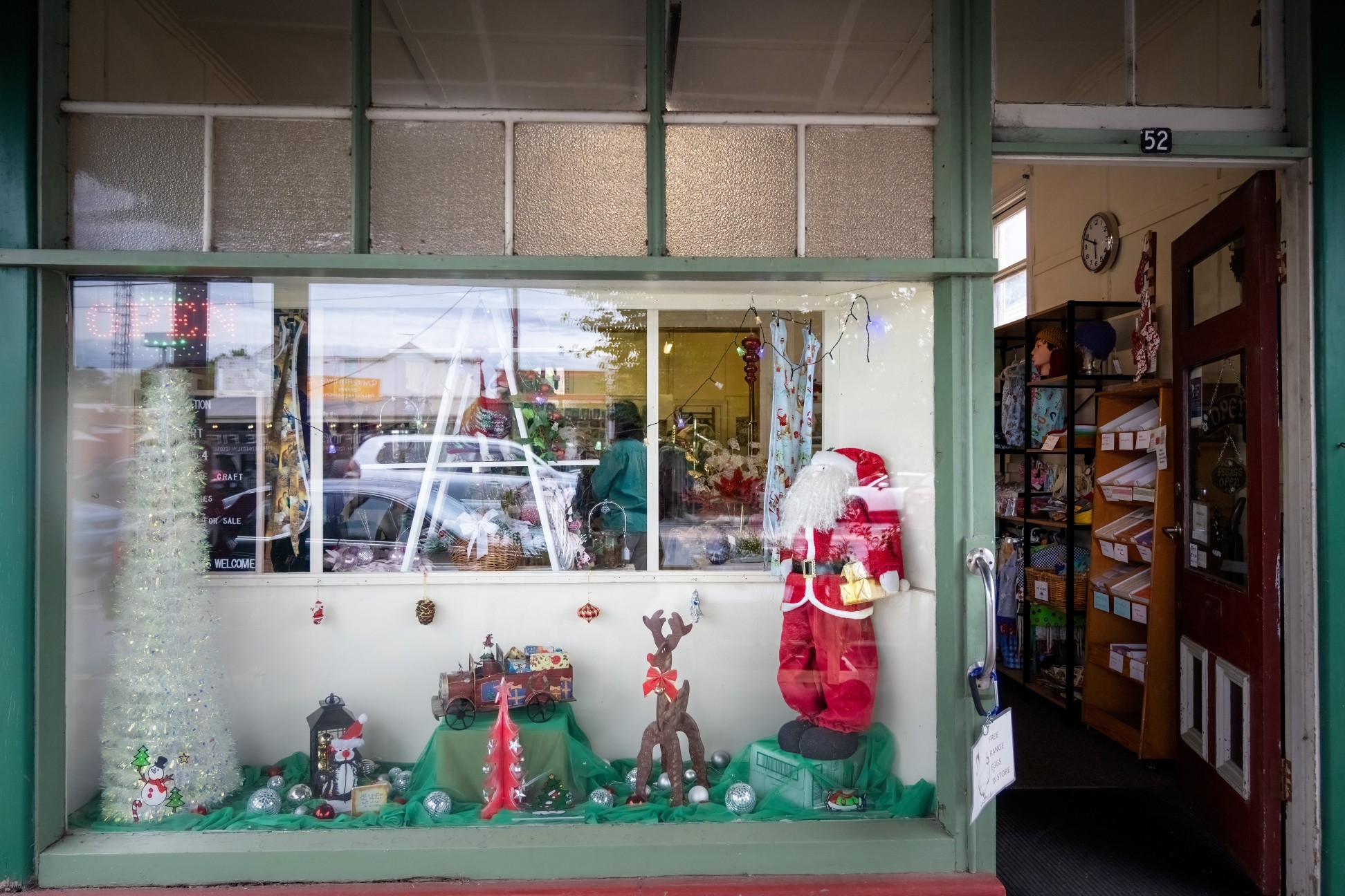 Craft shop DSC_5816.jpg