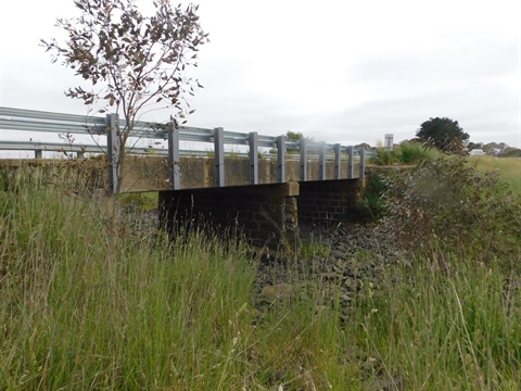 Bridge 32 Carngham-Streatham.jpg