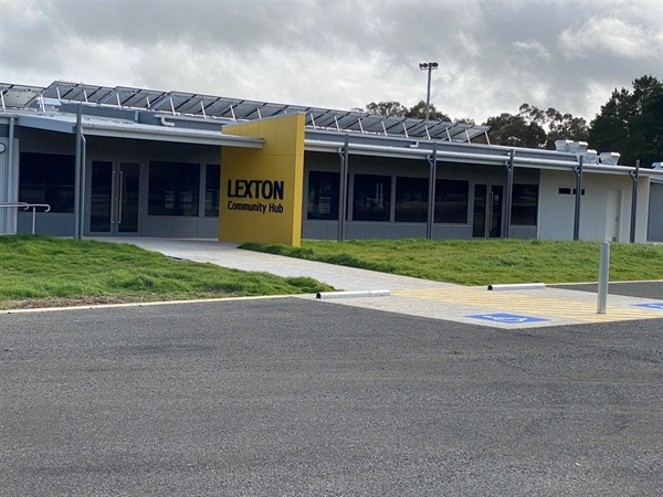 A long community building with the sign Lexton Community Hub