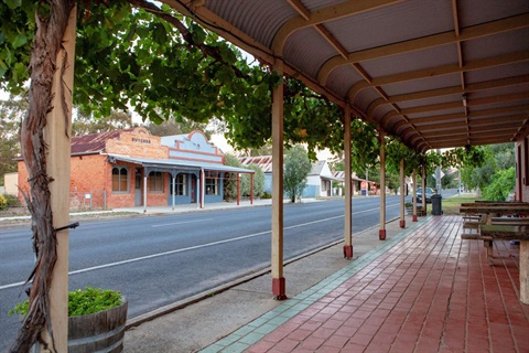 Landsborough_sml.jpg